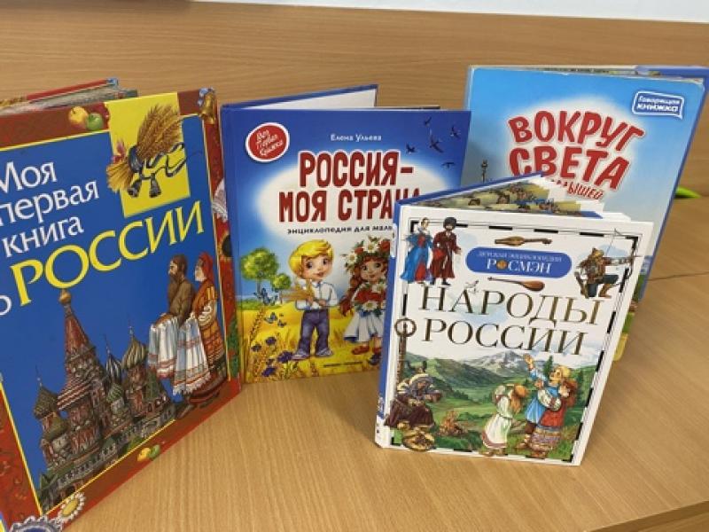 Фото Выставка детских аппликаций